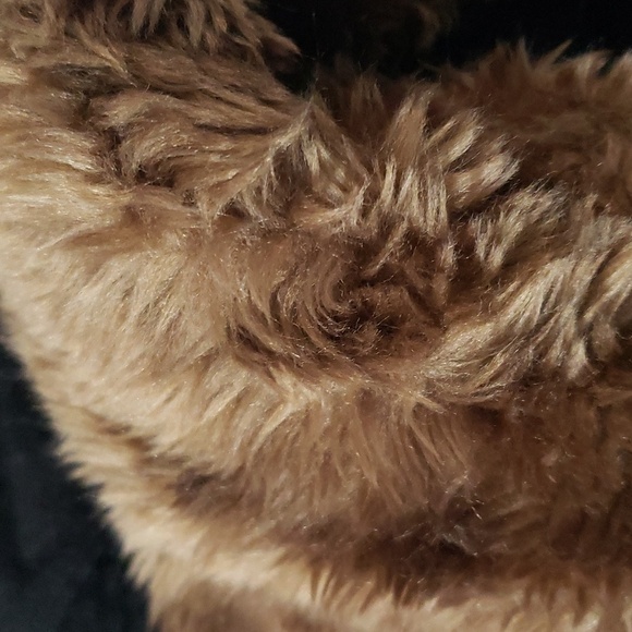 Vercini. Absolutely Beauty Black Cable Knit & Faux Fur Collared Cardigan. 2XL - Picture 11 of 16